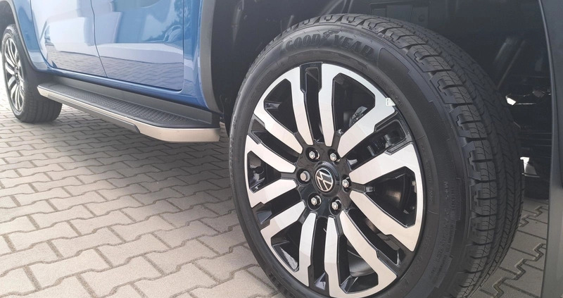 Volkswagen Amarok cena 285900 przebieg: 14932, rok produkcji 2023 z Poznań małe 277
